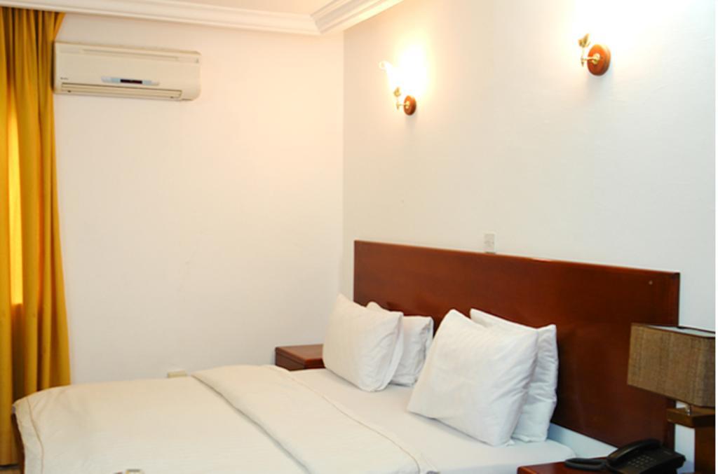 Afrikiko River Front Resort Akosombo Zimmer foto